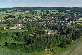 Luftbild auf die Gemeinde Schwarzach | © Gemeinde Schwarzach
