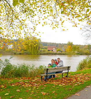 Familie am Gottersdorfer See | © Touristikgemeinschaft Odenwald e.V.