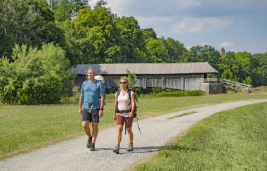 Kocher-Jagst-Trail: Wandern über den Ockenauer Steg bei Kirchberg | © Hohenlohe + Schwäbisch Hall Tourismus e. V.