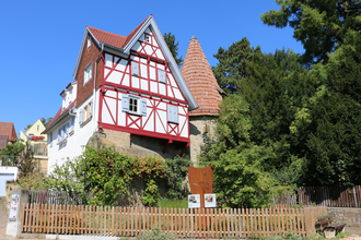 Schwaigern Stadtmauer Rundweg Stelen Hexenturm | HeilbronnerLand | © Stadt Schwaigern