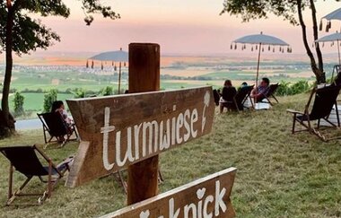 Ausblick von der Turmwiese | Heuchelberger Warte | HeilbronnerLand | © Heuchelberger Warte