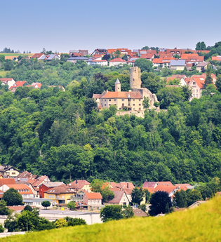 Burg und Altkrautheim im Vordergrund | © Touristikgemeinschaft Hohenlohe e. V. | Andi Schmid