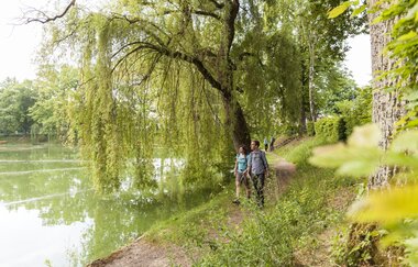Salzwanderweg am Schachtsee Bad Friedrichshall | HeilbronnerLand | © Touristikgemeinschaft HeilbronnerLand