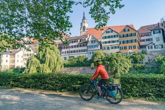 Neckartal-Radweg Tübingen Neckarfront | © Geschäftsstelle Neckartal-Radweg_Maximilian Semsch