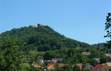 Schloss Stetten trohnt mächtig über Kocherstetten | © Touristikgemeinschaft Hohenlohe e. V. | Marion Schlund