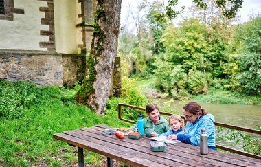 Rast bei der Kapelle St. Wendel zum Stein | © Touristikgemeinschaft Hohenlohe e. V.  | Florian Trykowski