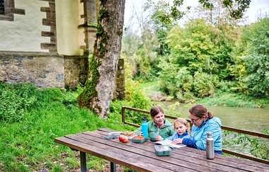 Rast bei der Kapelle St. Wendel zum Stein | © Touristikgemeinschaft Hohenlohe e. V.  | Florian Trykowski