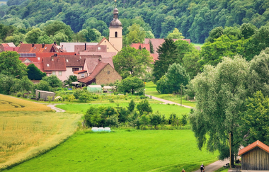 Radfahrer im Jagsttal bei Klepsau | © Touristikgemeinschaft Hohenlohe e. V. | Andi Schmid