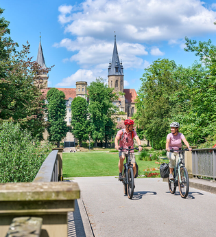 Radfahrer im Hofgarten Öhringen | © Touristikgemeinschaft Hohenlohe e. V. | Florian Trykowski