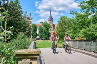 Radfahrer im Hofgarten Öhringen | © Touristikgemeinschaft Hohenlohe e. V. | Florian Trykowski