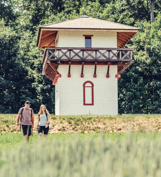 Nachgebauter römischer Wachtturm bei Osterburken / Odenwald | © Touristikgemeinschaft Odenwald e.V.