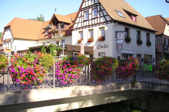 Brücke mit Blumen | © Unbekannt