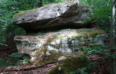 Teufelstein bei Untersteinbach, Pfedelbach | © Touristikgemeinschaft Hohenlohe e. V. | Manfred Bender