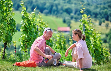 Pause im Weinberg | © Touristikgemeinschaft Hohenlohe e. V. | Florian Trykowski