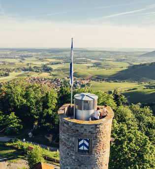 Ausblick über die Burg Löwenstein auf das Weinsberger Tal | © Touristikgemeinschaft HeilbronnerLand e.V.