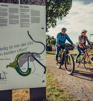 Am Literarischen Radweg in Lauffen | © Touristikgemeinschaft HeilbronnerLand e.V.