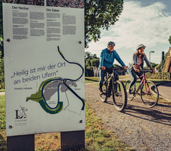 Am Literarischen Radweg in Lauffen | © Touristikgemeinschaft HeilbronnerLand e.V.