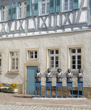 Kunstwerk "Persil bleibt Persil" in Güglingen vor dem Rathaus | © Neckar-Zaber-Tourismus e.V.
