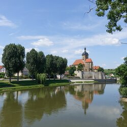 Blick über den Neckar auf die Regiswindiskirche | © Neckar-Zaber-Tourismus e.V.